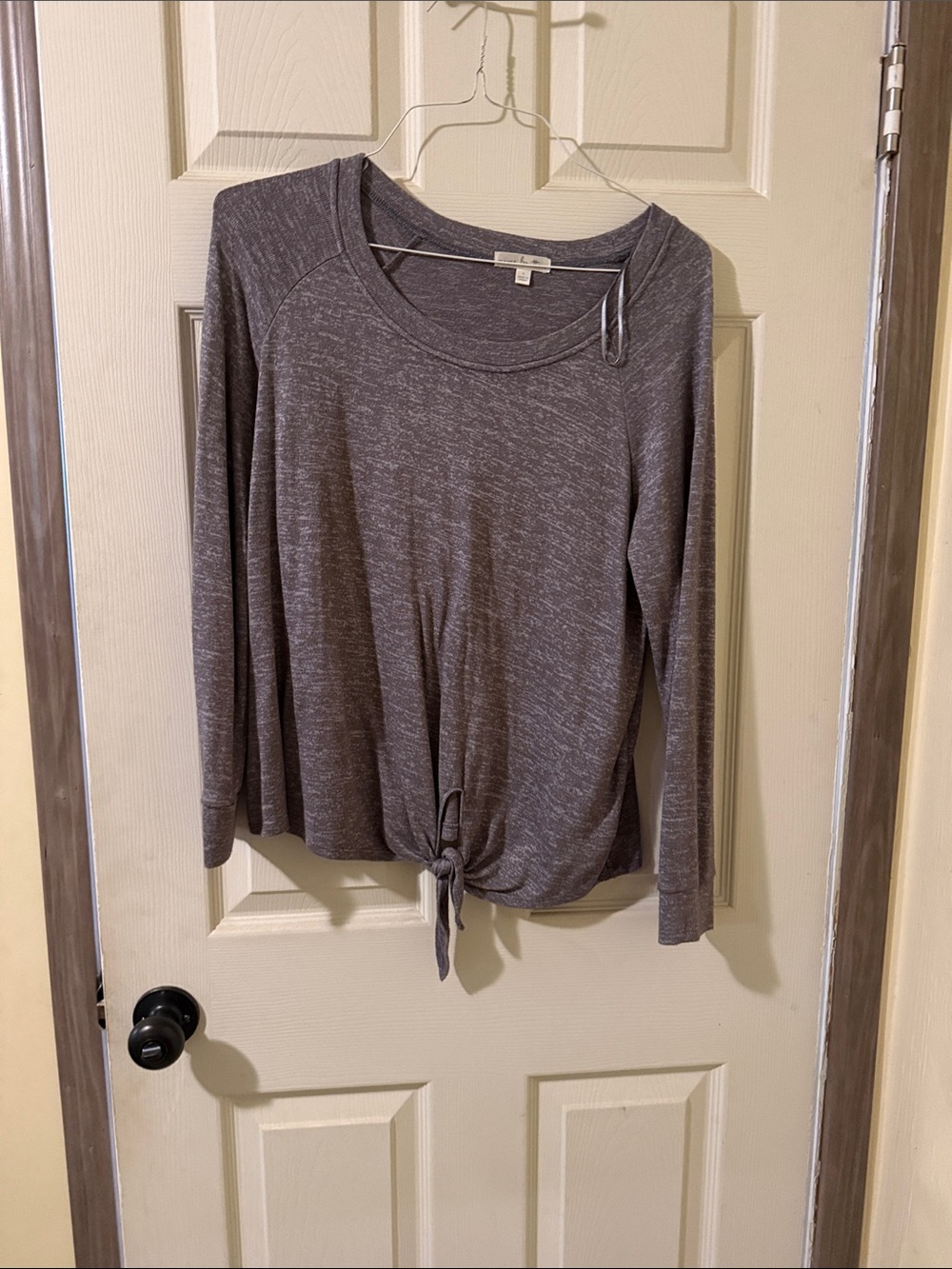 nine britton Long-Sleeve Tie-Front Top in Heather Taupe